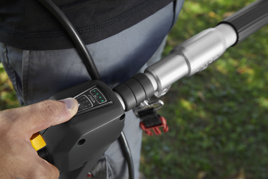 Stiga SPH 900 AE 48v Cordless Long-Reach Hedgetrimmer (Tool Only)