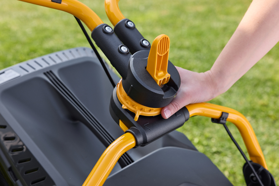 Stiga Combi 753 SE 4-in-1 Self-Propelled Petrol Lawnmower with Electric Start