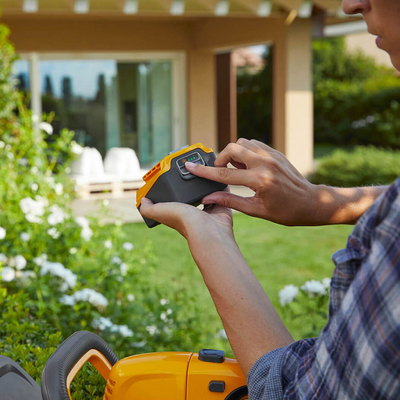 Stiga SHT 100 AE KIT 20v Cordless Hedgetrimmer (Inc. Battery & Charger)
