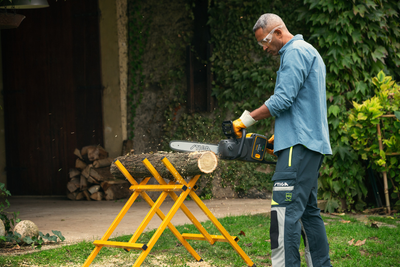 Stiga CS 700e 48v Cordless Chainsaw – 35cm Guide Bar (Tool Only)