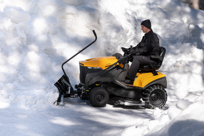 Stiga Tornado 9121 W Side-Discharge V-Twin Garden Tractor with Hydrostatic Drive