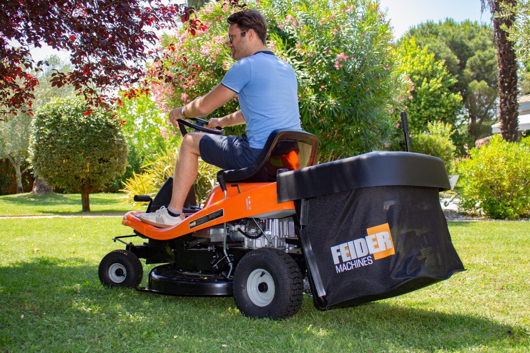 Feider FRT75BS125  Rear-Collect Ride-On Mower with Manual Drive & Briggs Engine