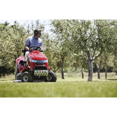 Honda HF 2625 HME Premium Lawn Tractor — 122cm Cut, 688cc V-Twin, Hydrostatic