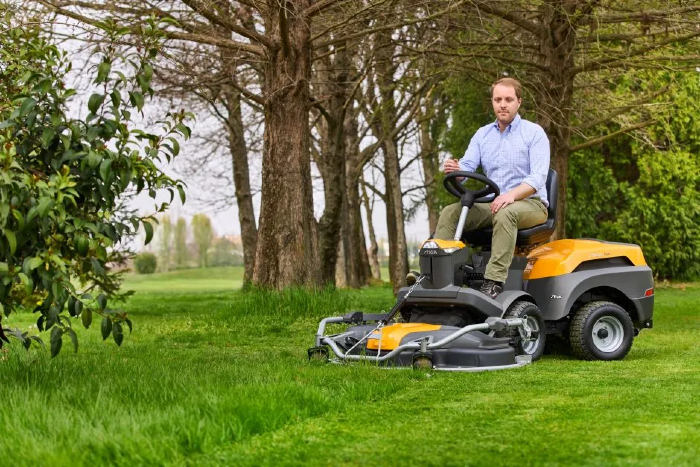 Stiga Park 700 WX 4WD V-Twin Front-Cut Ride-On Lawnmower (Excluding Deck)